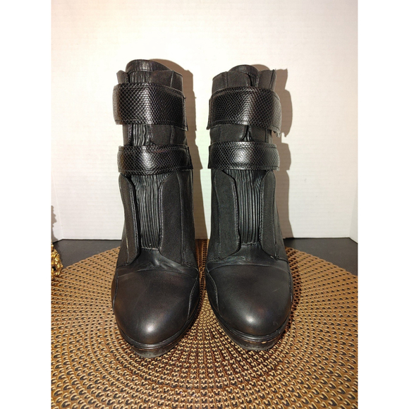 BCBGMaxazaria Night Leather Booties size 9M - Picture 2 of 6